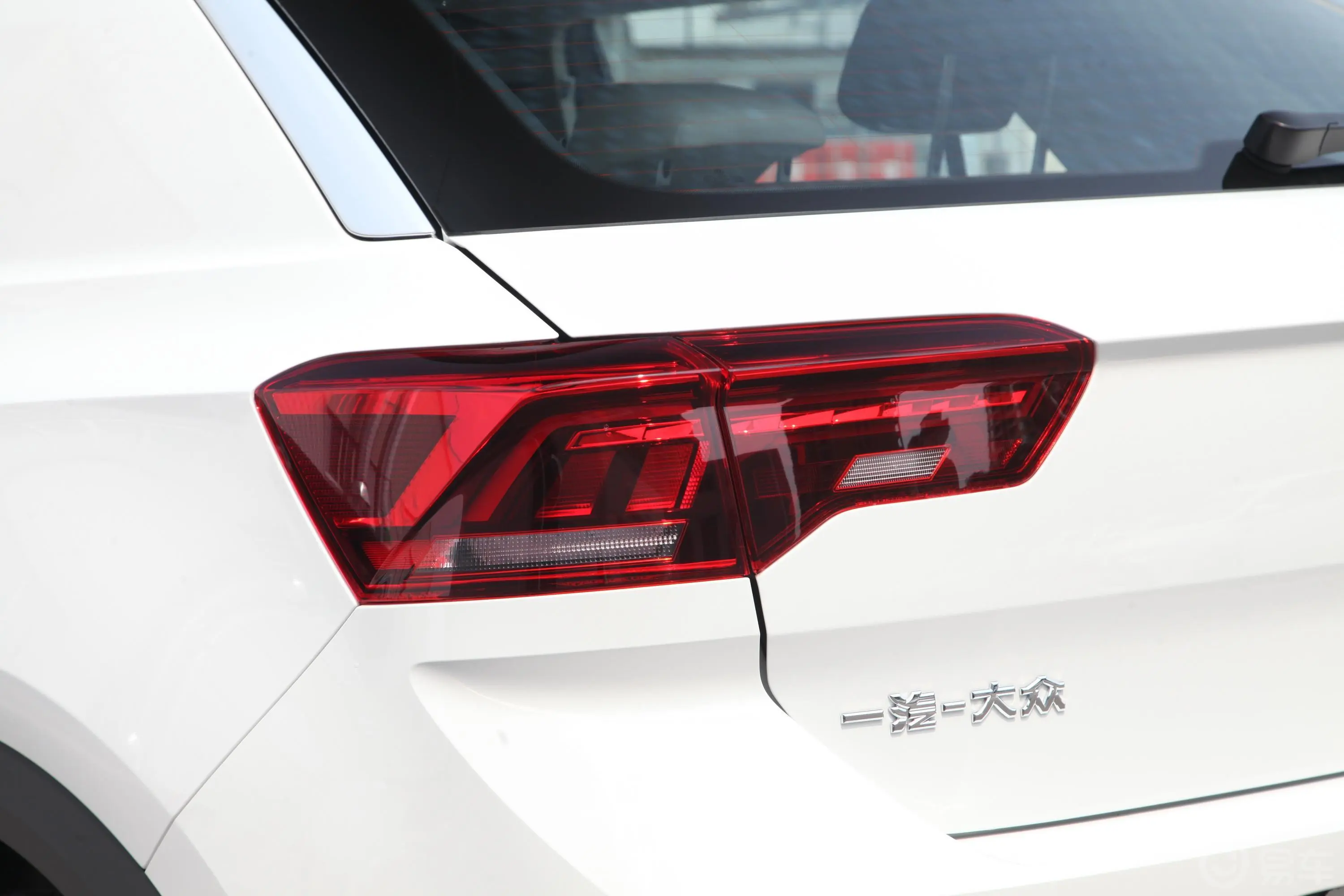 探歌改款 280TSI 双离合 四驱 豪华型智联版外观