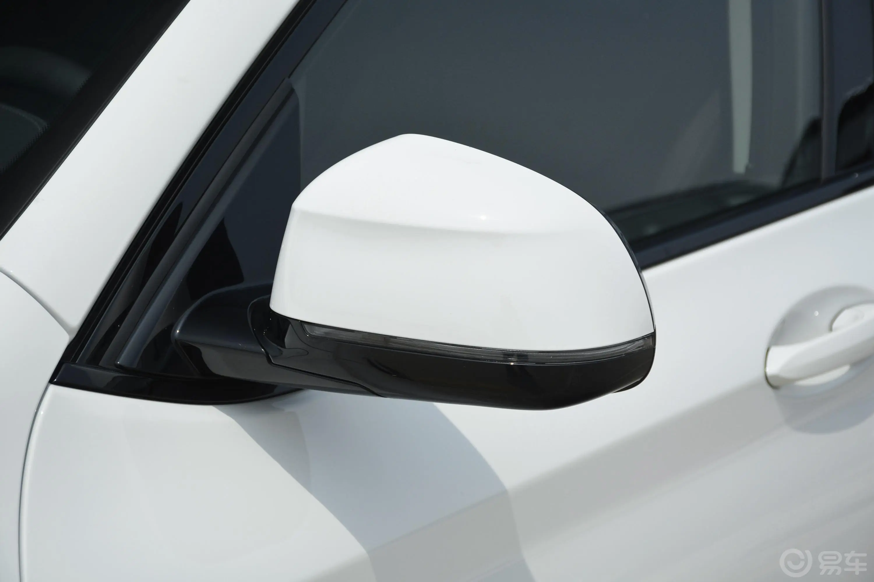 宝马X4改款 xDrive25i M运动套装主驾驶后视镜背面