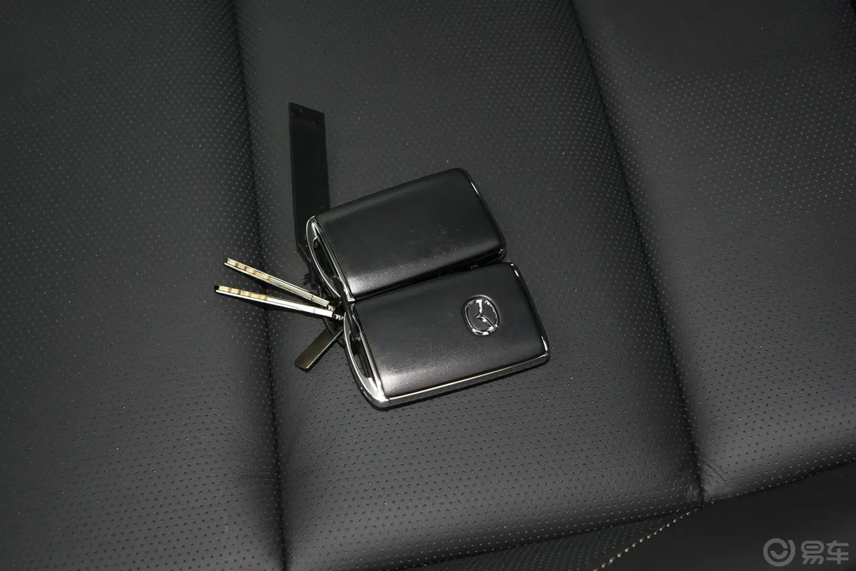 马自达CX-302.0L 自动雅悦型钥匙正面