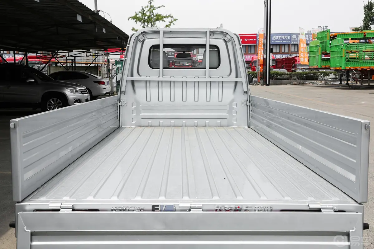 长安星卡EV190km 载货车后备厢空间特写