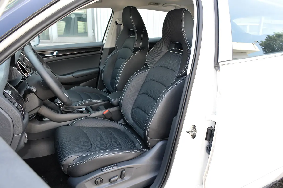 柯迪亚克GTTSI330 两驱舒适版驾驶员座椅