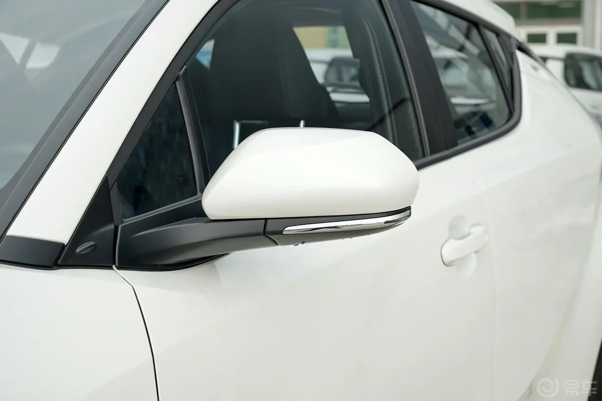 丰田C-HR2.0L 舒适版主驾驶后视镜背面