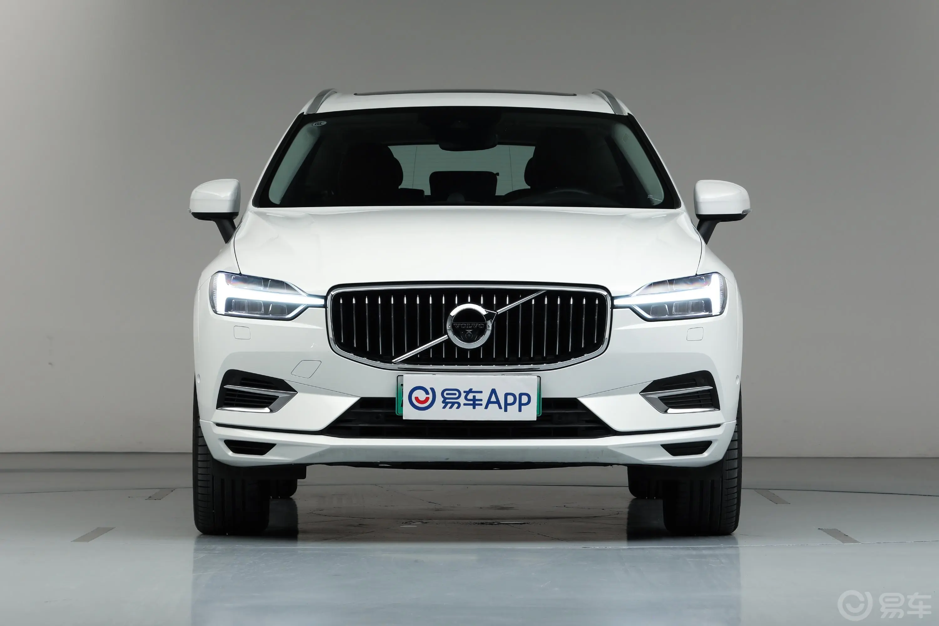 沃尔沃XC60 RECHARGET8 智雅豪华版正前水平