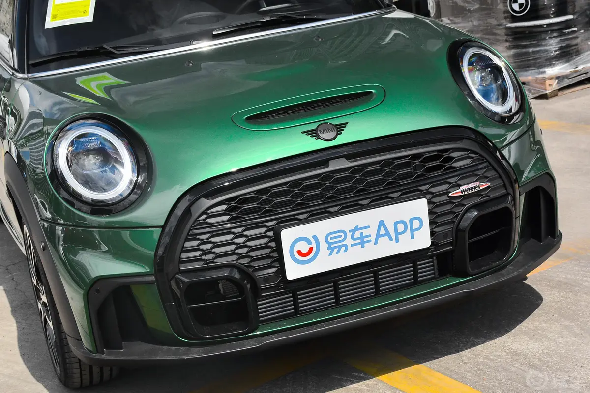 MINI2.0T COOPER S 赛车手外观