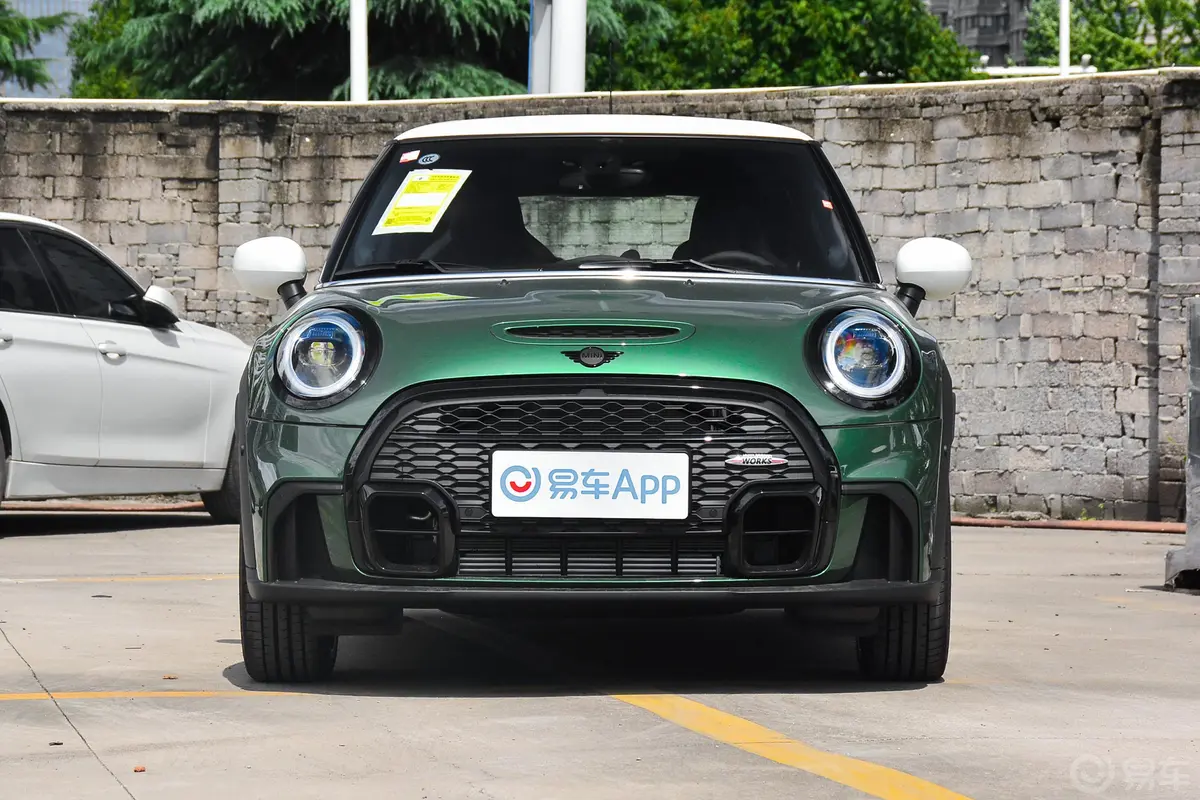 MINI2.0T COOPER S 赛车手外观