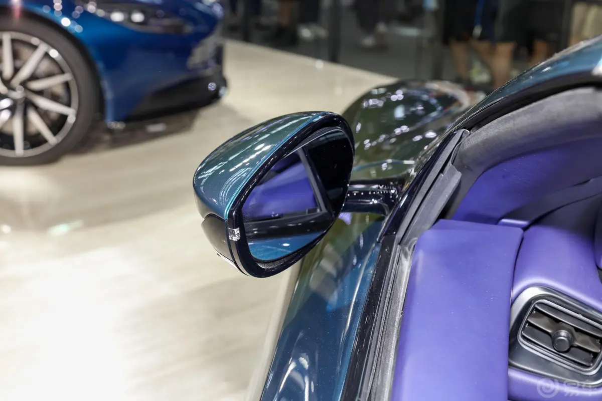 阿斯顿·马丁DBSDBS Superleggera V12 Volante Q定制幻彩光谱蓝后视镜镜面