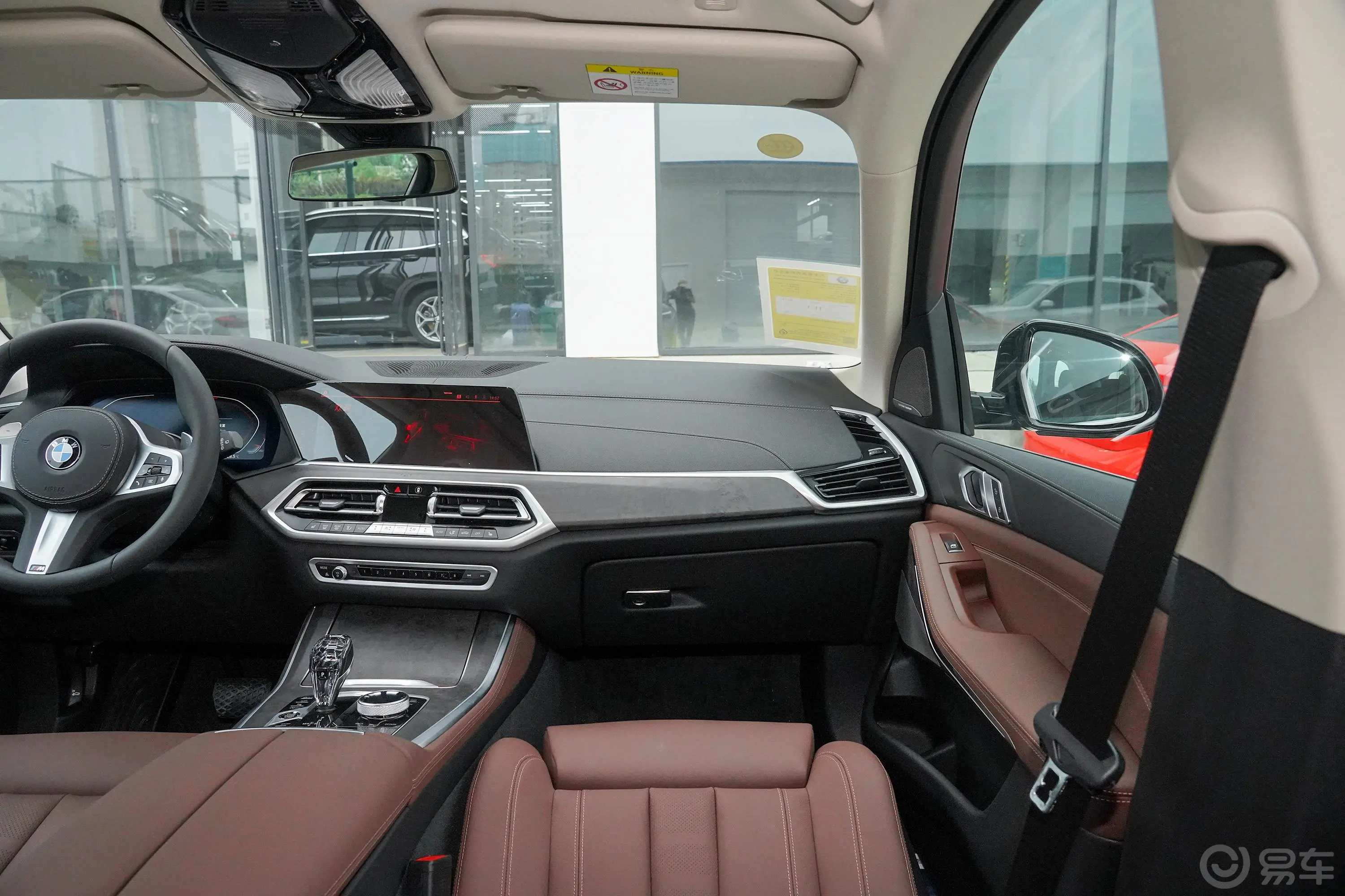 宝马X5(进口)改款 xDrive40i M运动套装副驾驶位区域