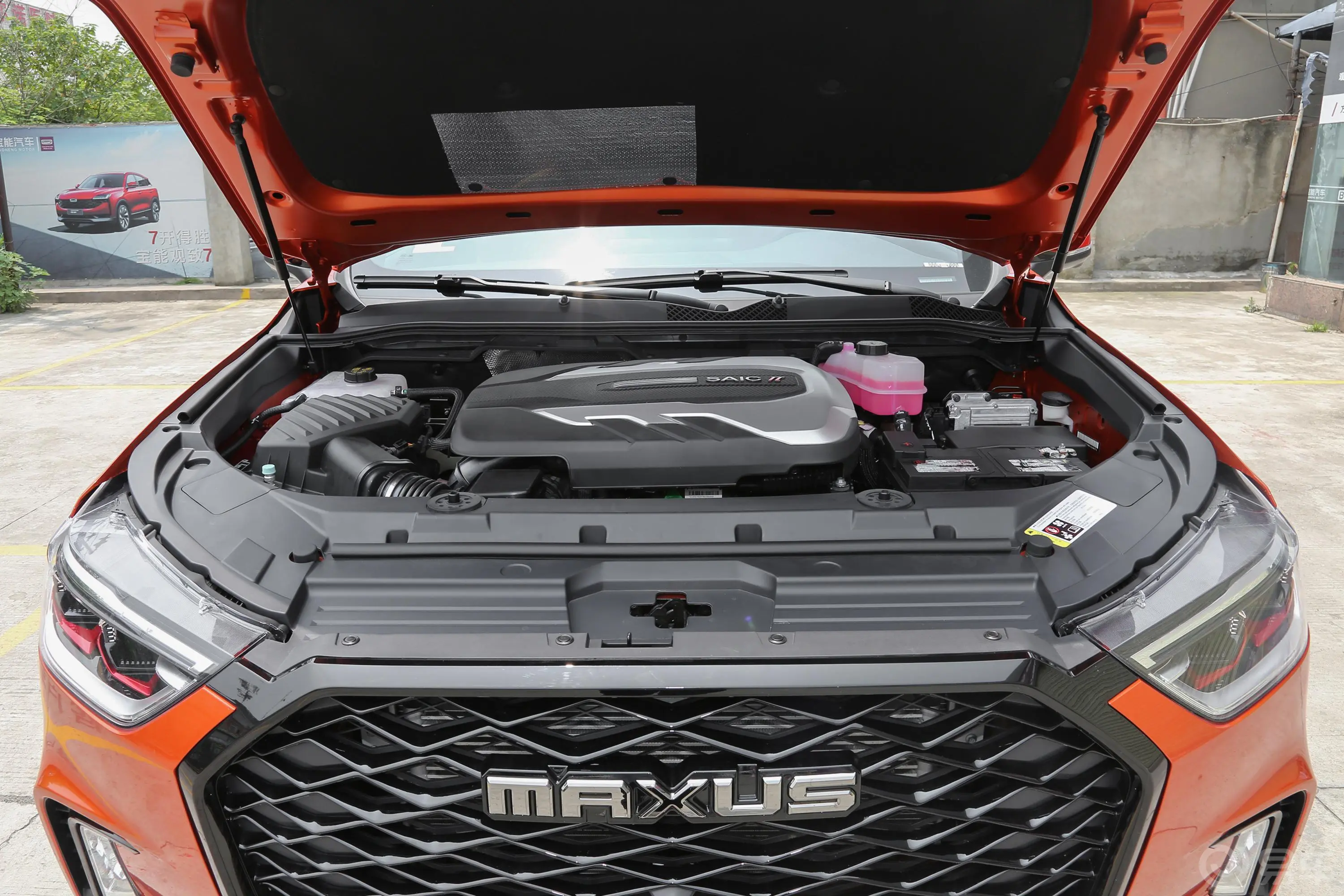 上汽大通MAXUS D90 Pro2.0T 四驱罗布泊版 7座 柴油发动机舱整体