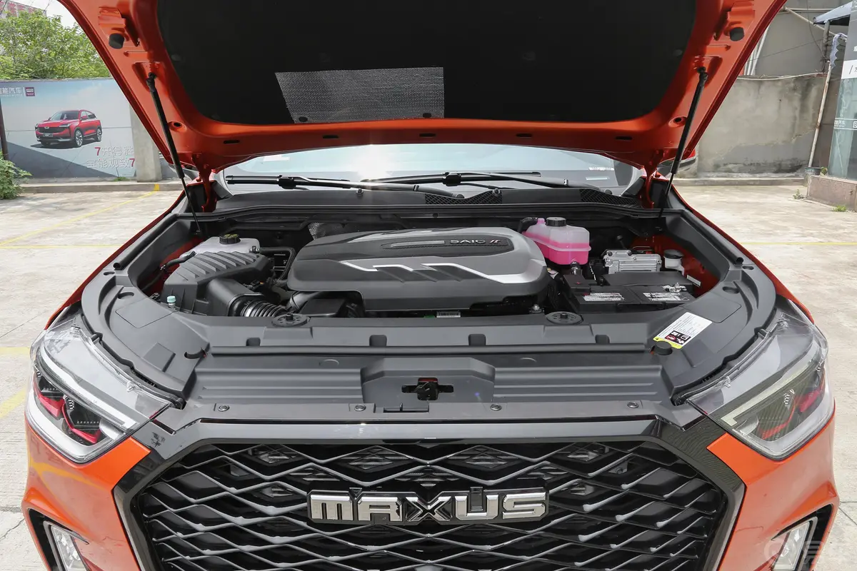 上汽大通MAXUS D90 Pro2.0T 四驱罗布泊版 7座 柴油发动机舱整体