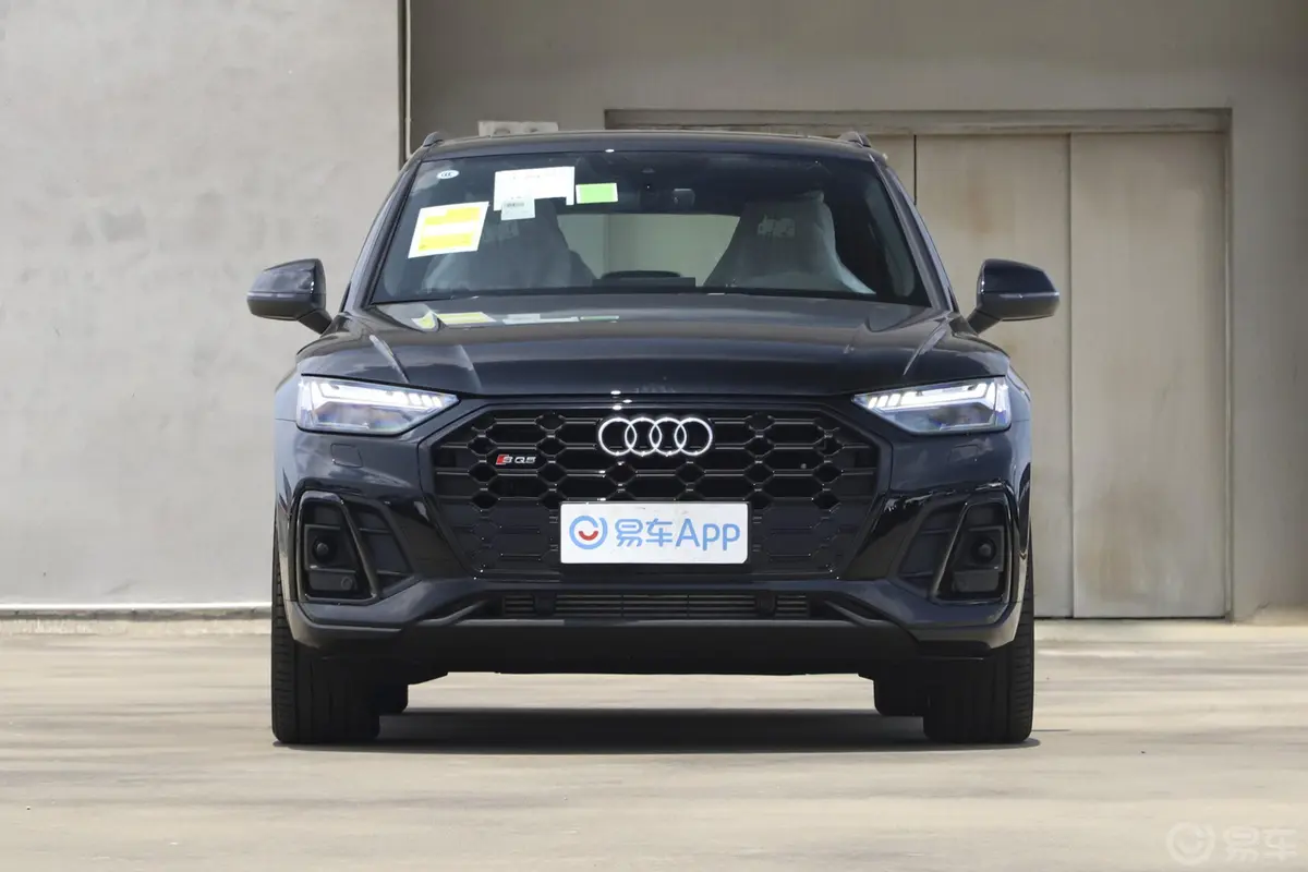 奥迪SQ53.0T quattro正前水平