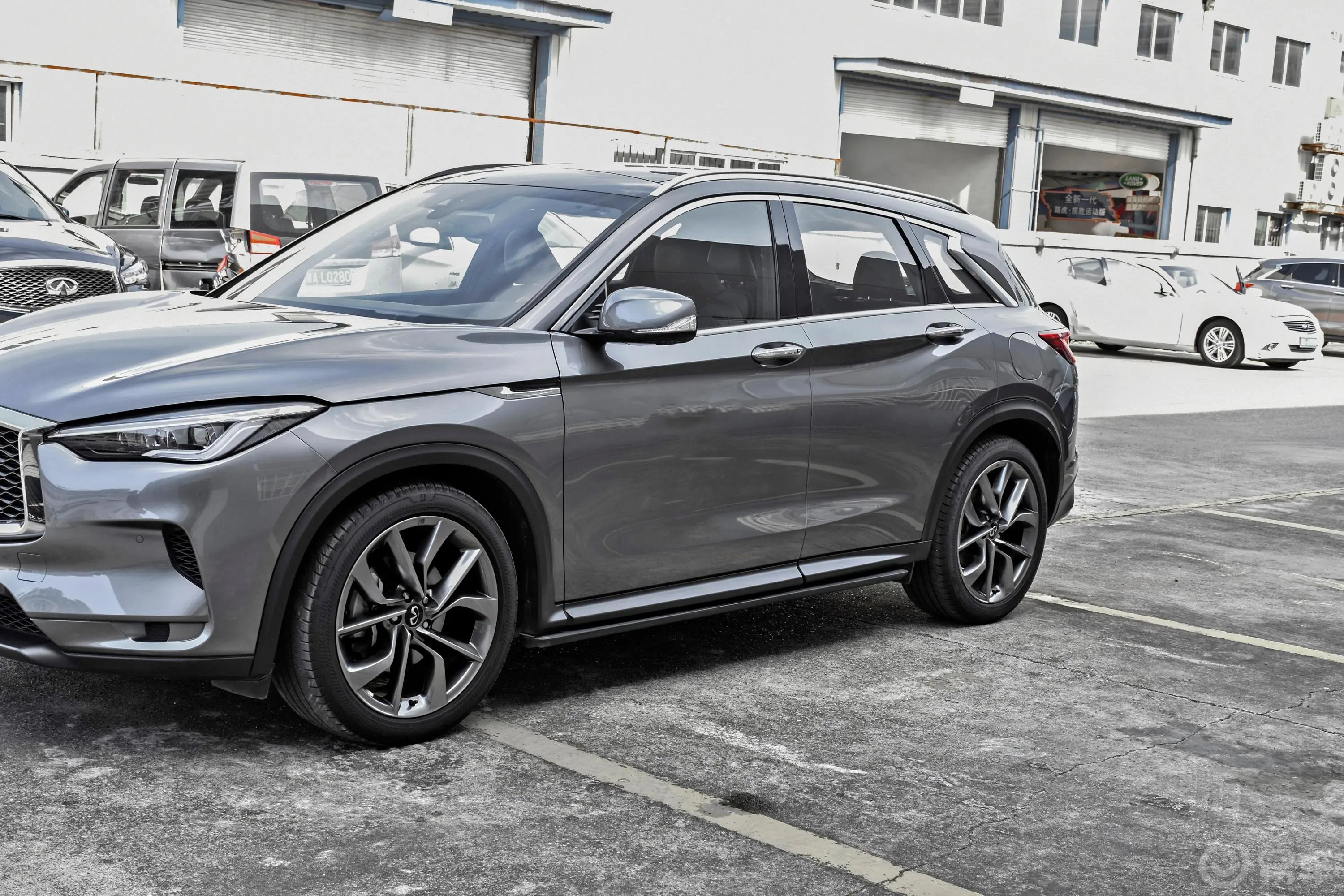 英菲尼迪QX50改款 2.0T 四驱 旗舰版外观