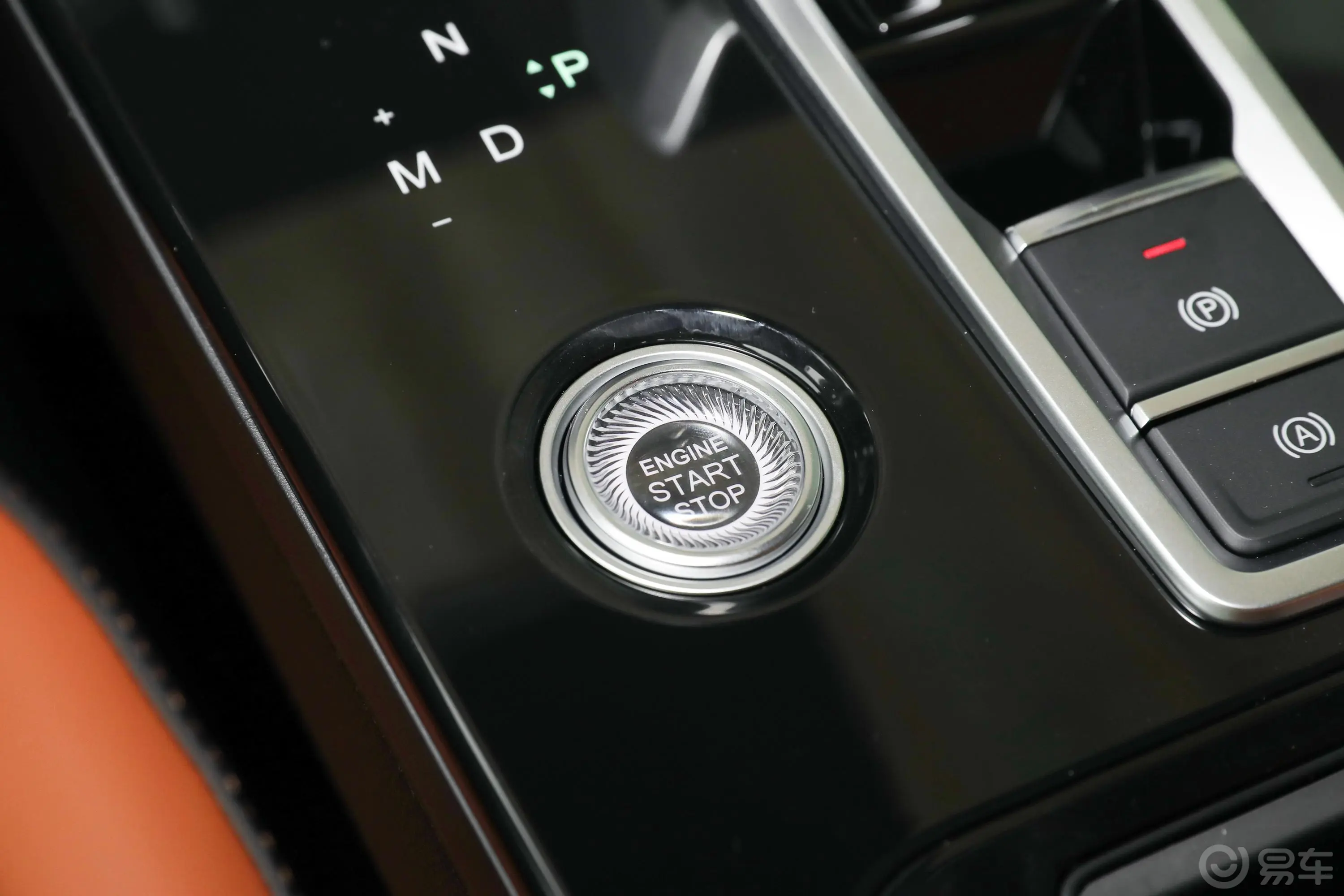 瑞虎8鲲鹏版 290TGDI 双离合扶摇版钥匙孔或一键启动按键