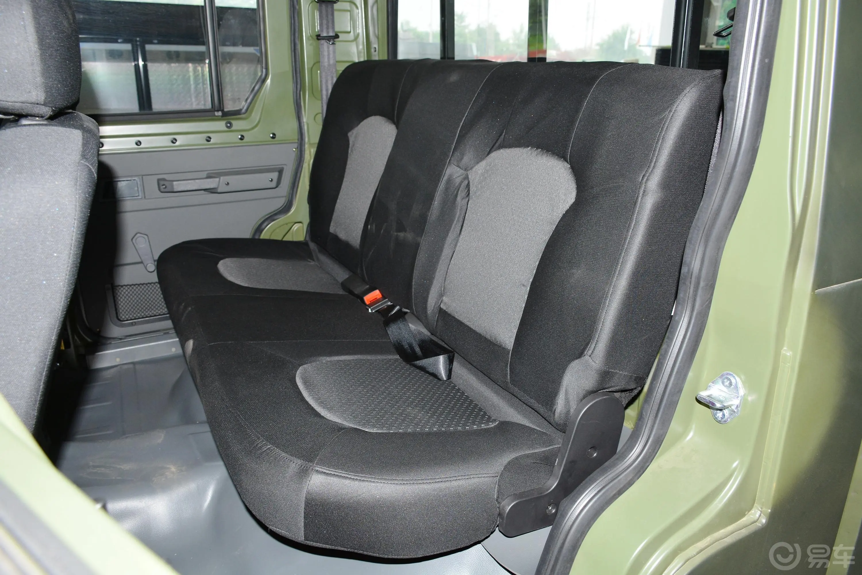 勇士皮卡分体 双排 2.4T 手动 3350轴距BAW2034HMD52 汽油 国VI后排座椅