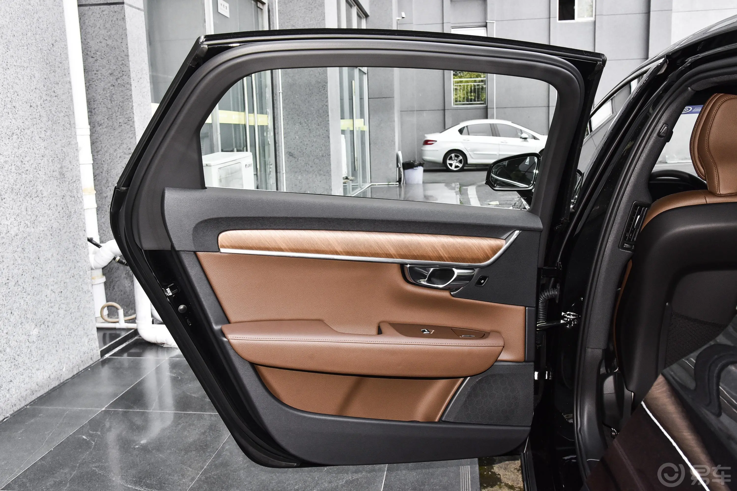 沃尔沃S90新能源T8 智逸豪华版驾驶员侧后车门