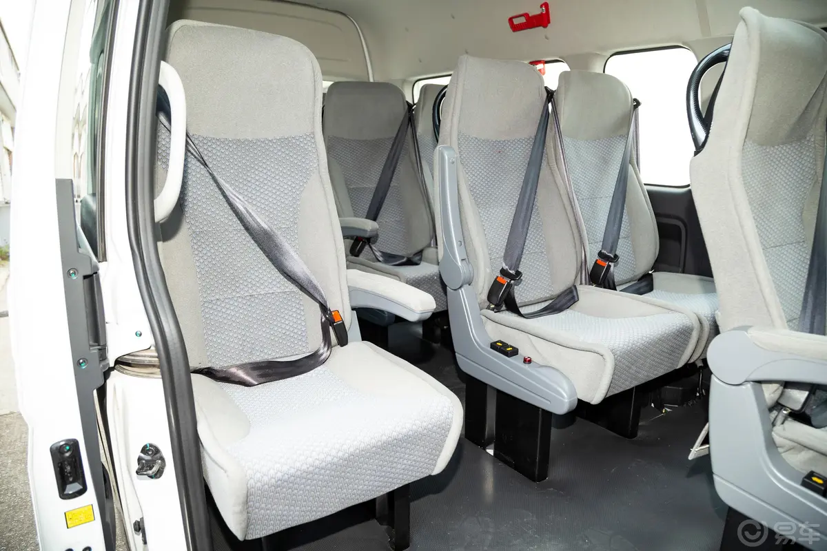 风景G9营运客车 2.4L 手动 长轴高顶 商运版 14座 汽油 国VI空间