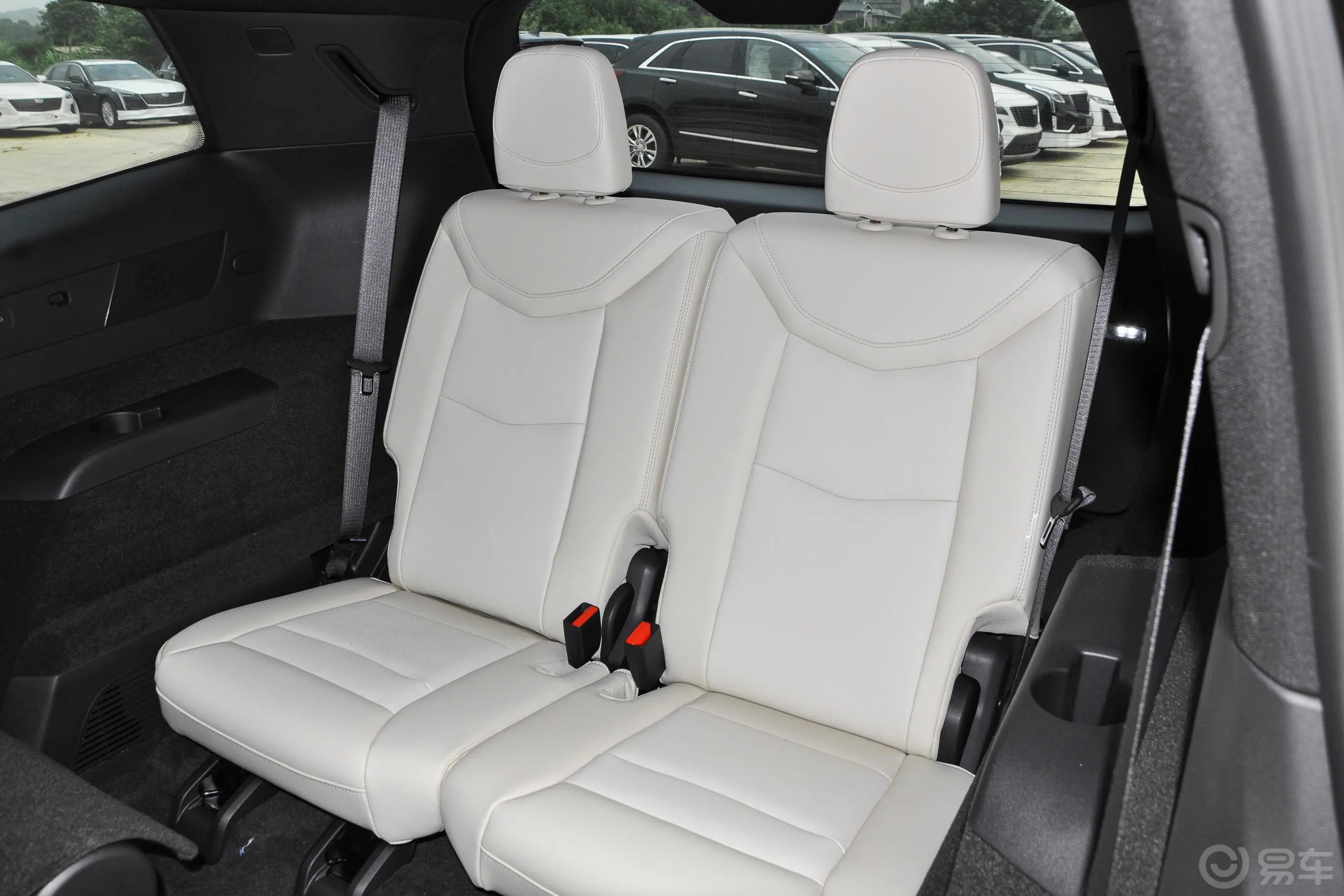 凯迪拉克XT6轻混 2.0T 四驱尊贵型 6座第三排座椅