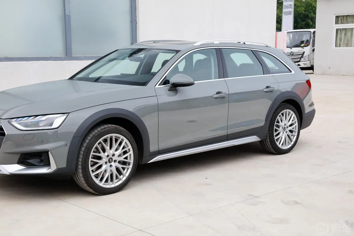 奥迪A4(进口)allroad quattro 探索家觅境版外观