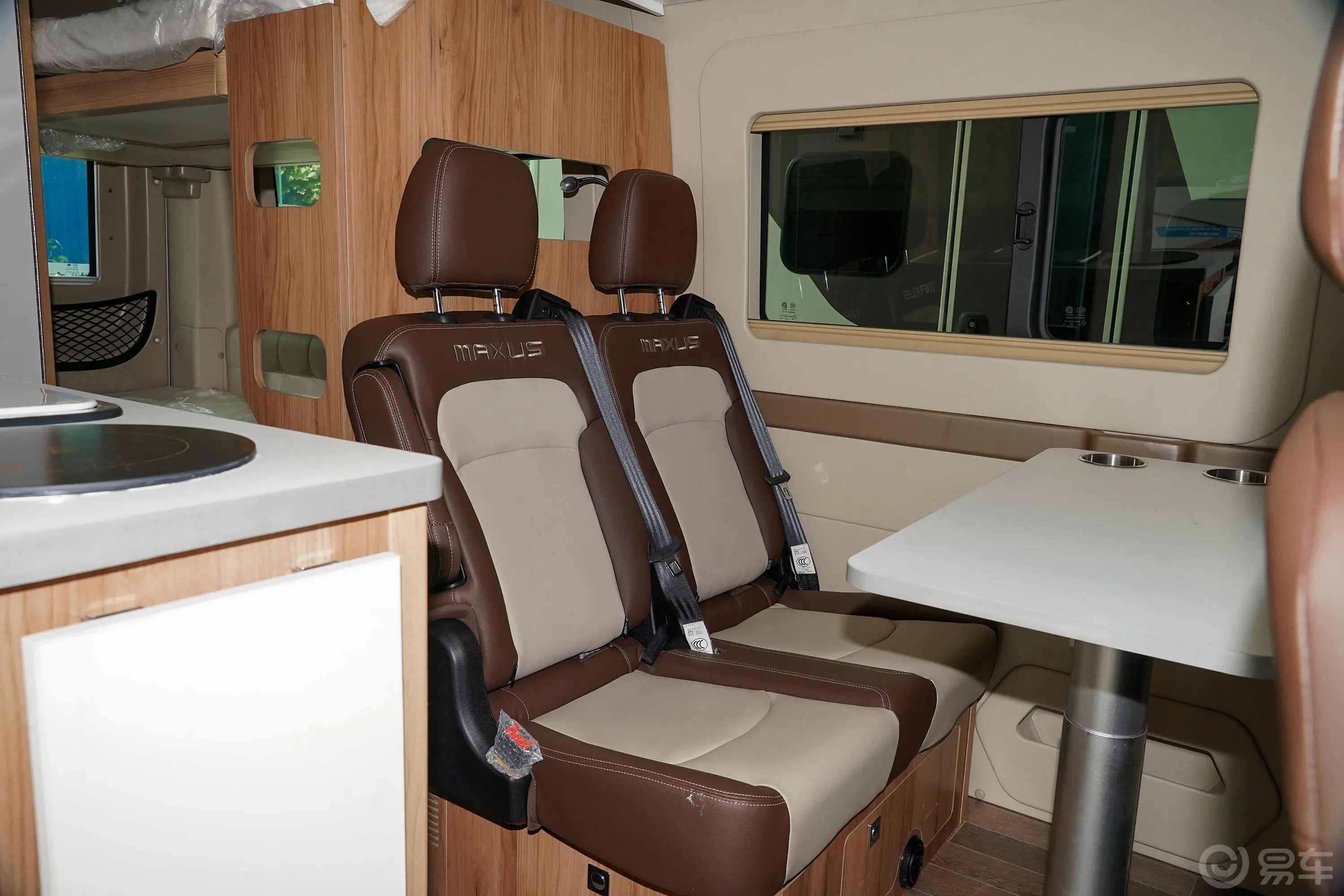 上汽大通MAXUS V90房车旅行家V90 2.0T 自动 旗舰版后排座椅