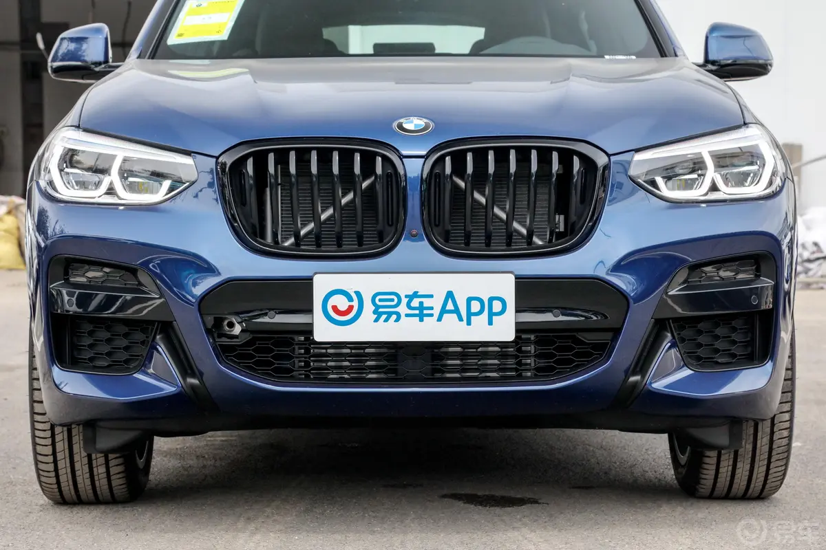 宝马X4改款 xDrive 25i M运动曜夜套装外观