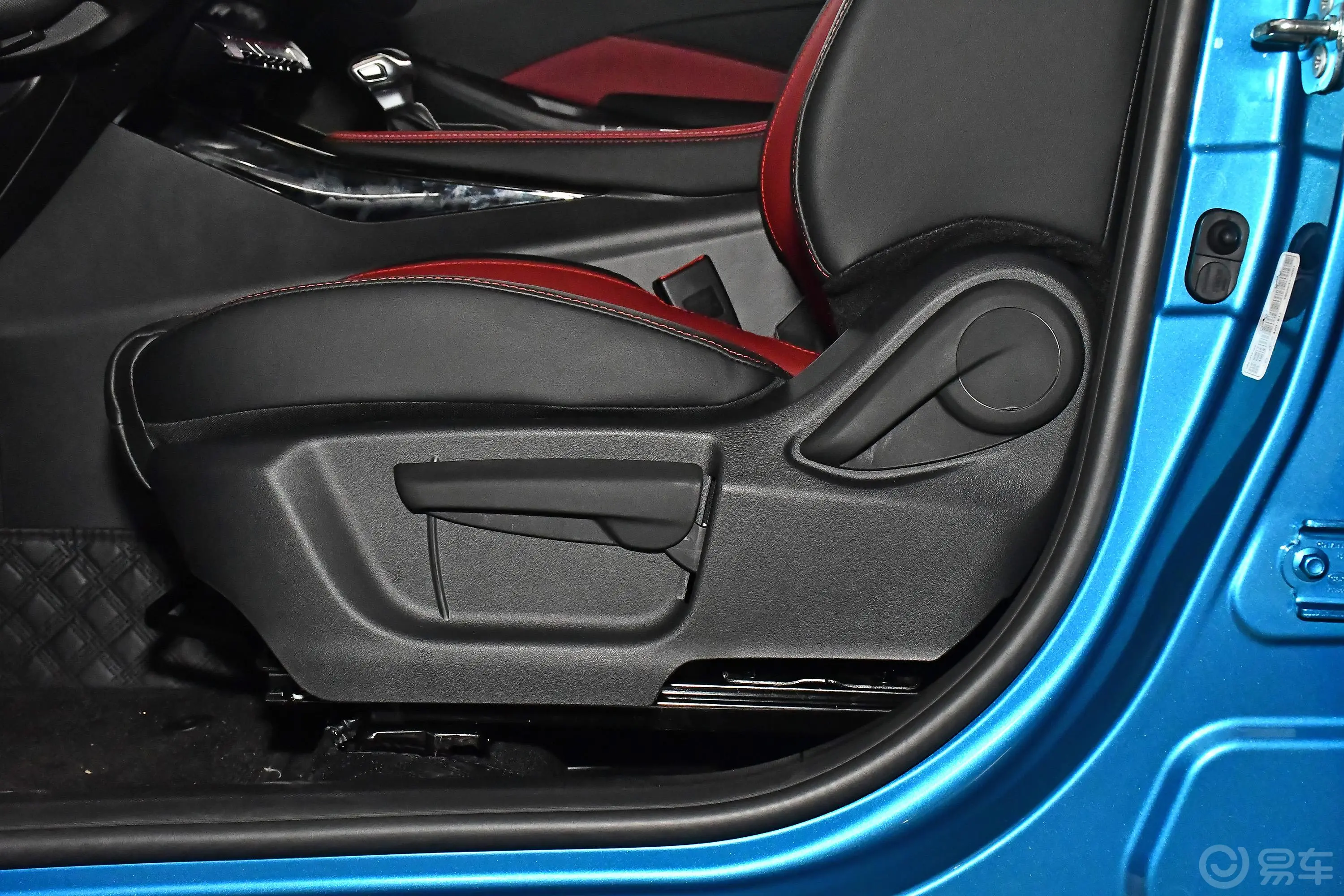 长安欧尚X5改款 1.5T 双离合豪华型主驾座椅调节