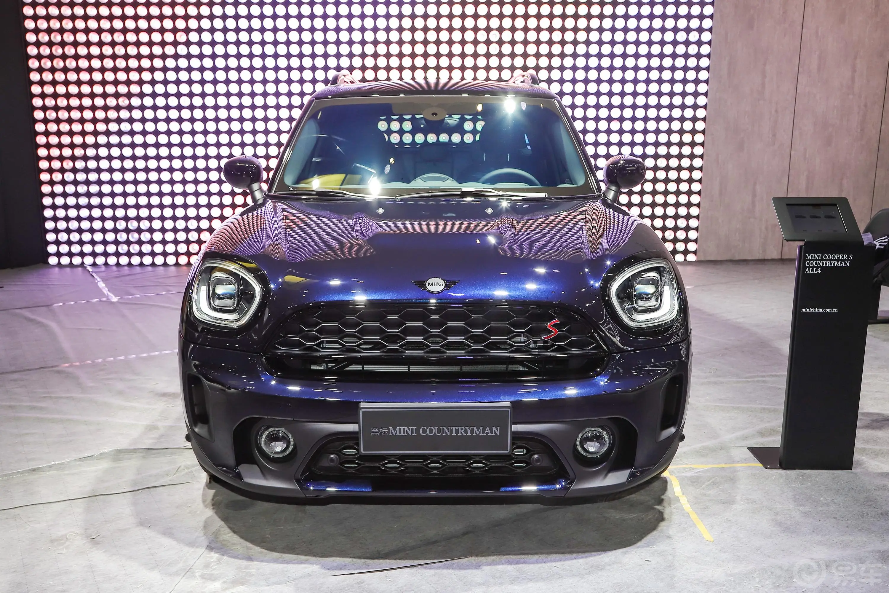 MINI COUNTRYMAN2.0T COOPER S ALL4 黑标特别版外观