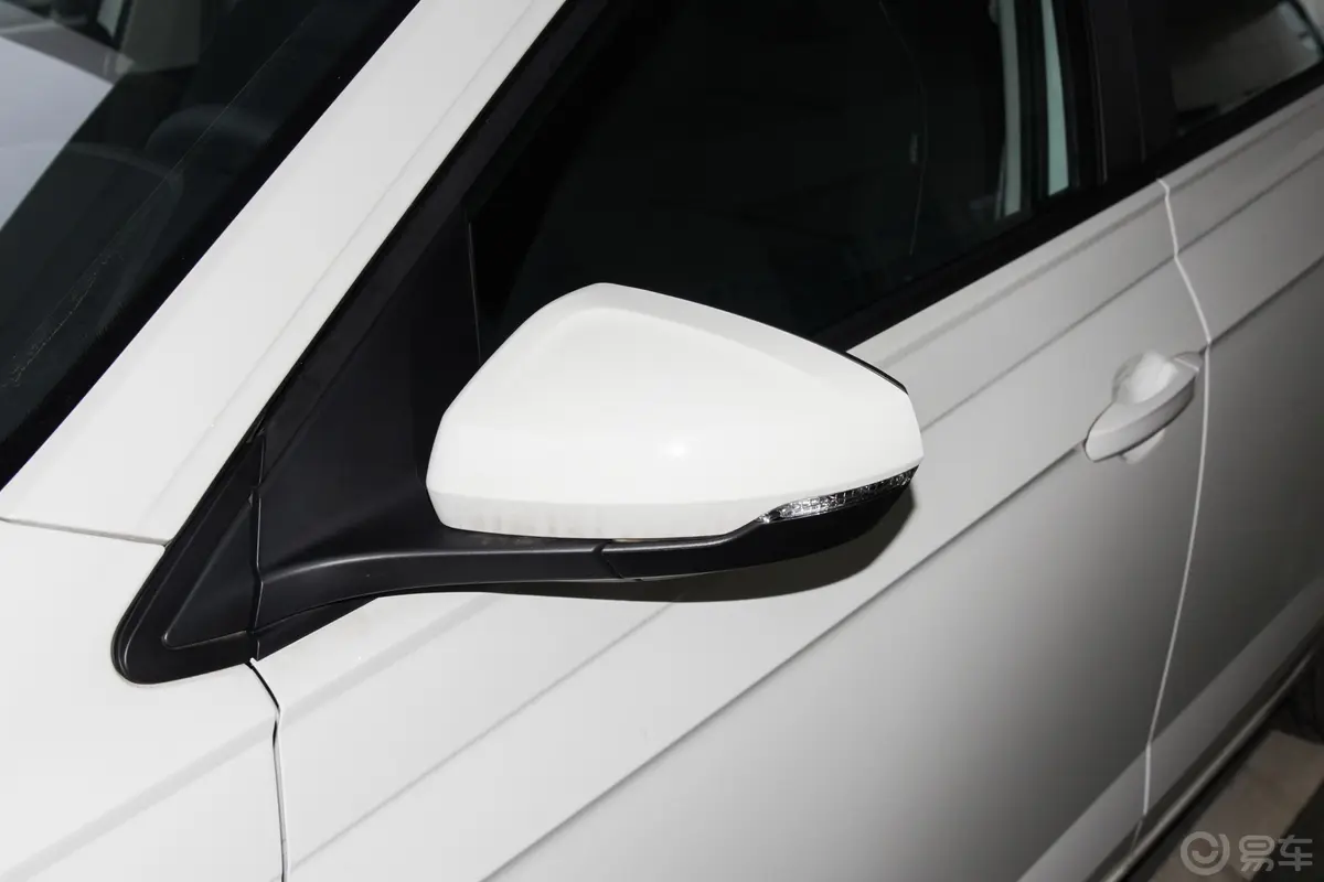 PoloPlus 1.5L 手动 全景乐享版主驾驶后视镜背面