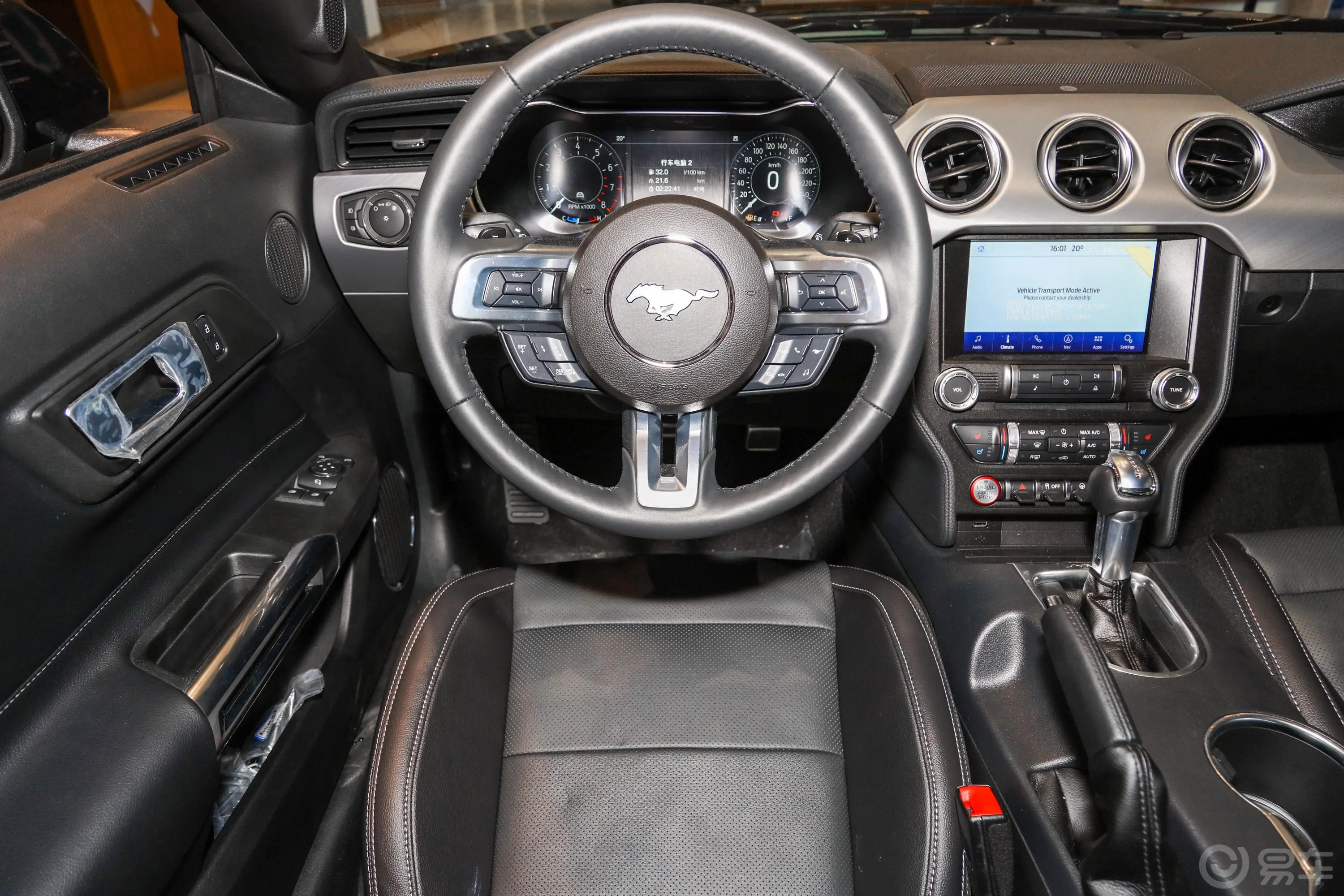 Mustang2.3T 驰影性能进阶版驾驶位区域