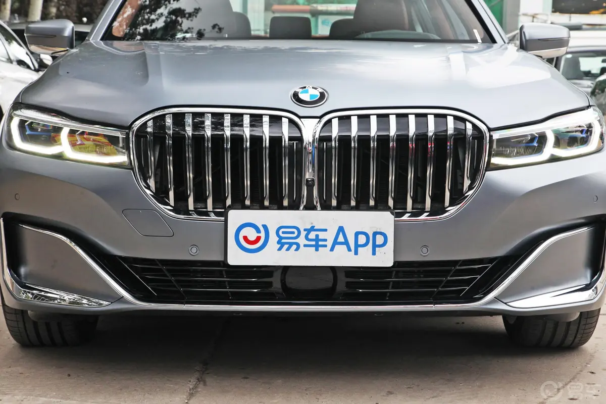 宝马7系740Li xDrive 行政型 豪华套装外观