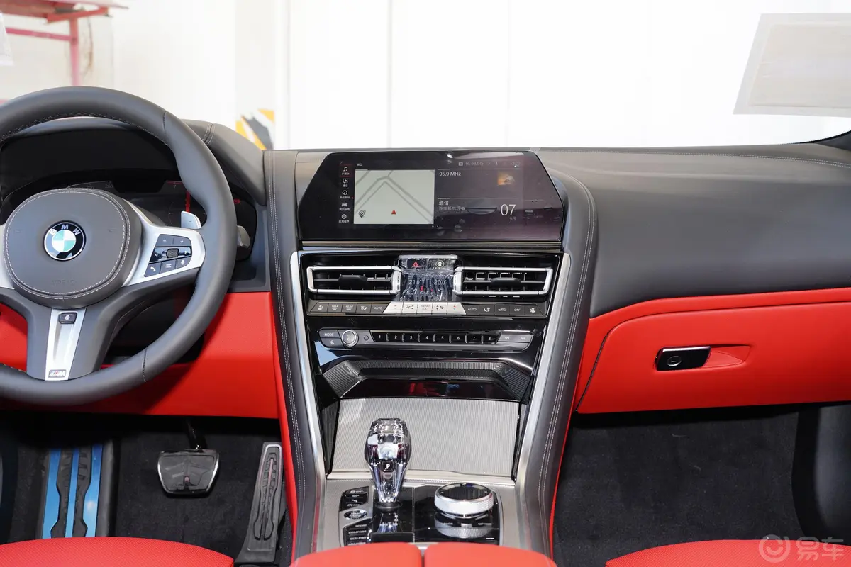 宝马8系四门轿跑车 840i xDrive M运动套装中控台整体