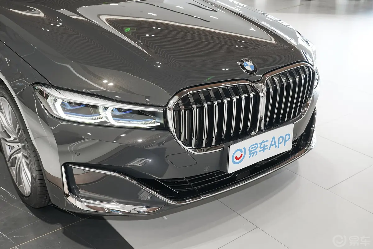 宝马7系740Li xDrive 行政型 豪华套装外观