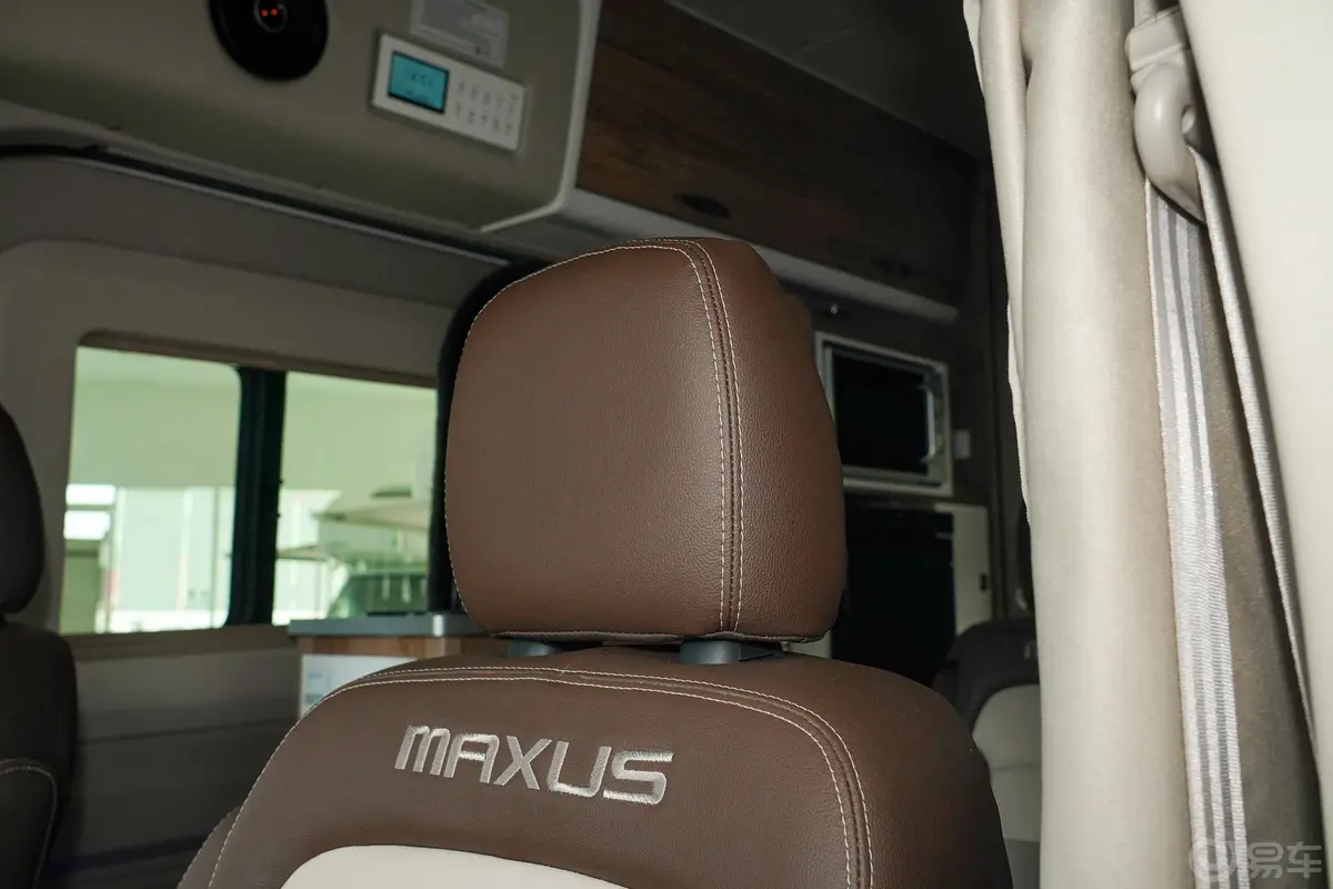 上汽大通MAXUS V90房车旅行家V90 2.0T 自动 纵床豪华版内饰