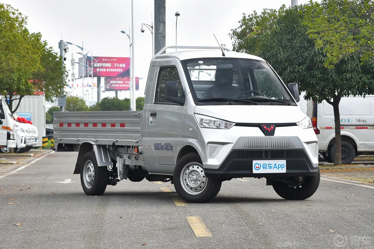 五菱电卡255km 柳机电控载货车 鹏辉36.16kWh备胎