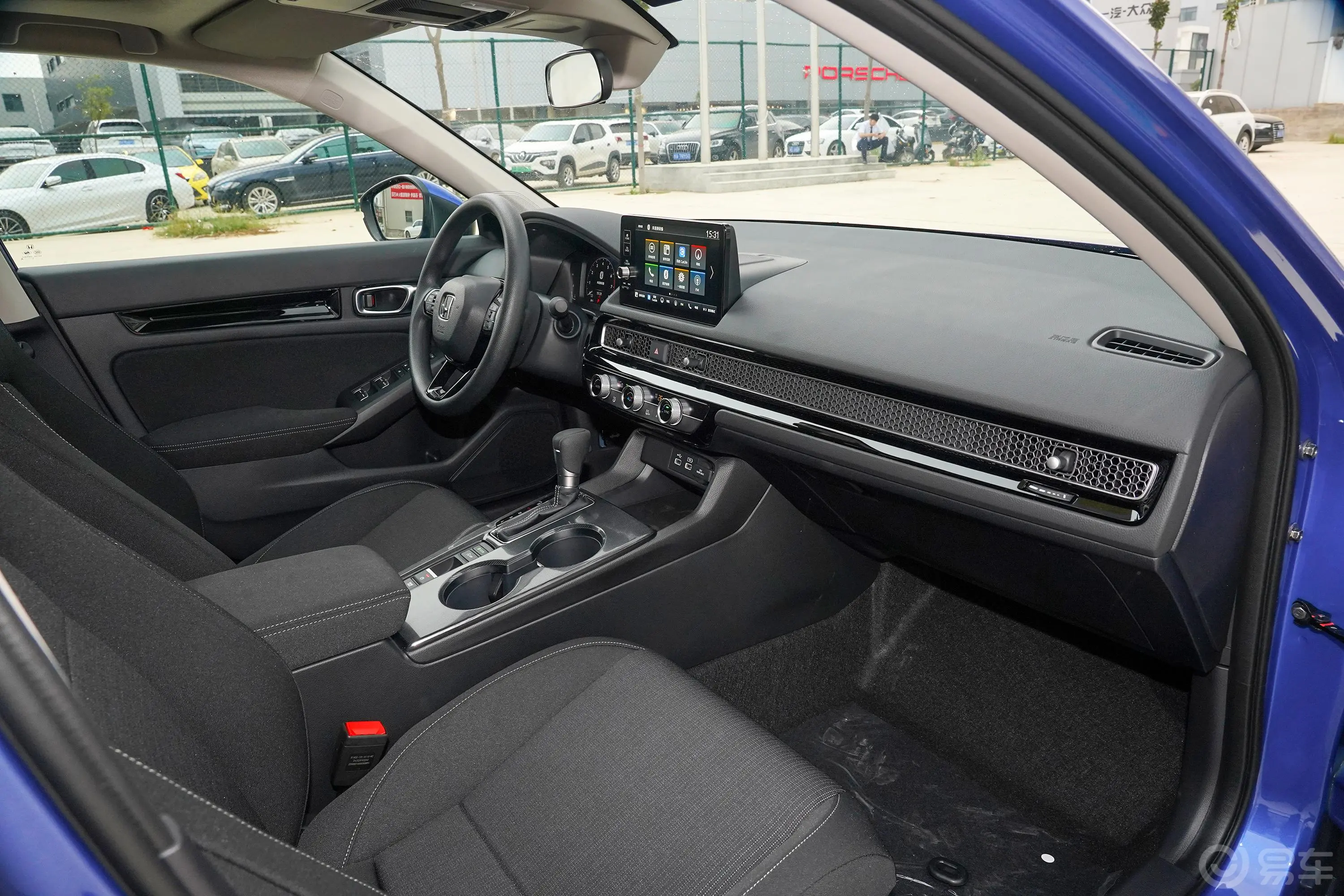 思域240TURBO CVT劲动版内饰全景副驾方向