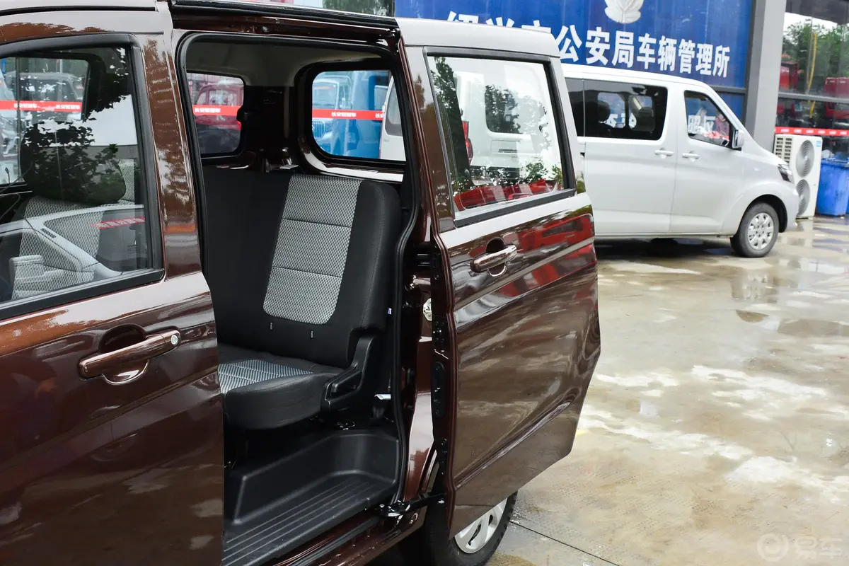 欧诺S欧诺S 1.5L 客车智享版(单蒸空调)驾驶员侧后车门