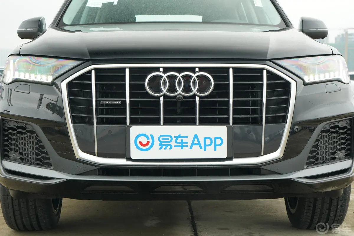 奥迪Q755 TFSI quattro S line运动型外观