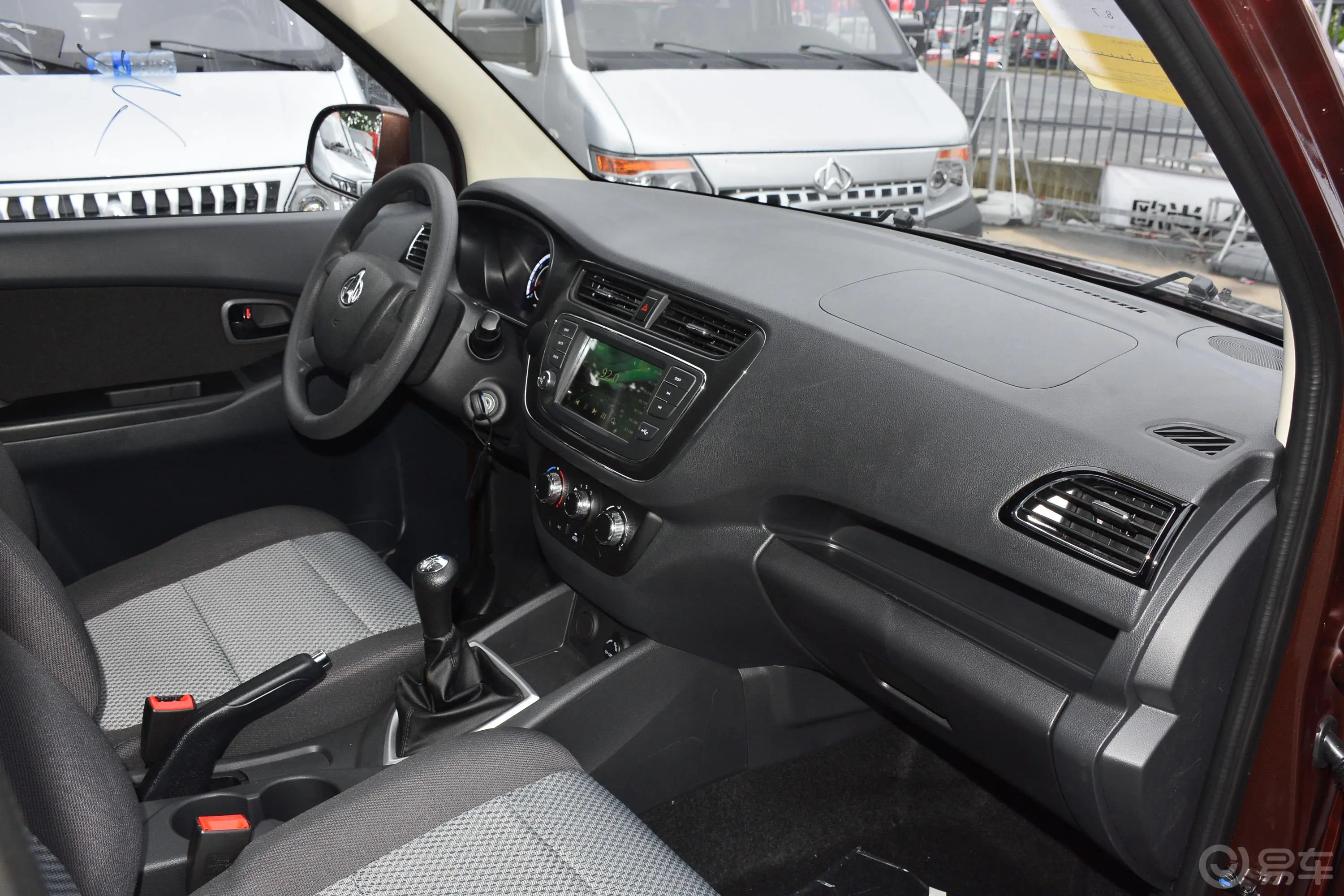 欧诺S欧诺S 1.5L 客车智享版(单蒸空调)内饰全景副驾驶员方向