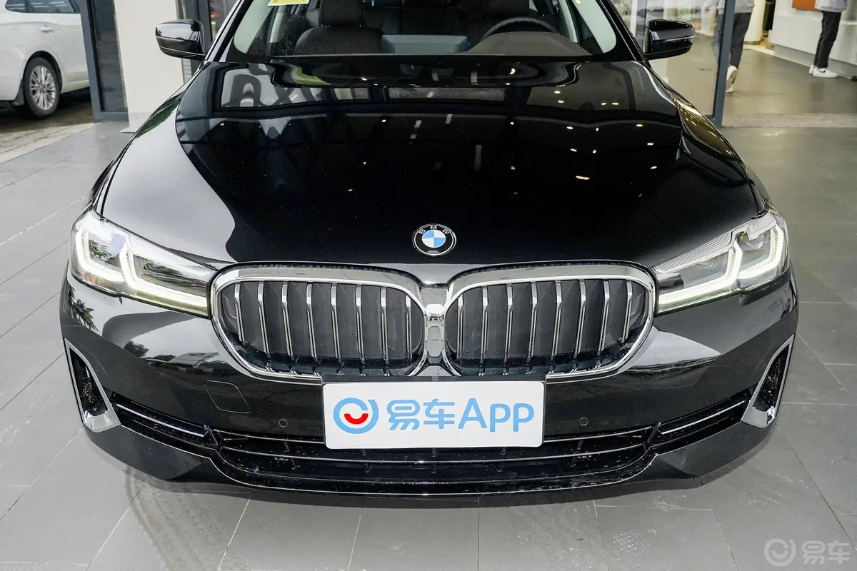 宝马5系530Li 领先型豪华套装外观