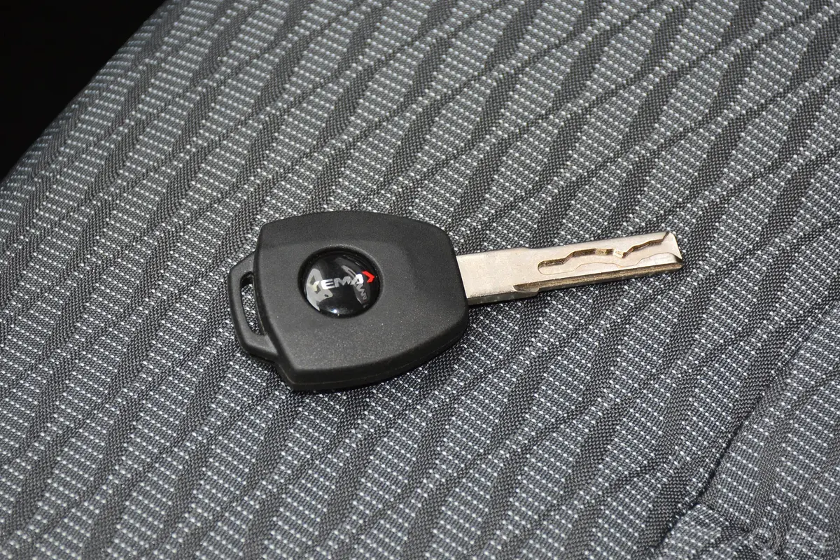博骏1.5L 手动 舒适型钥匙正面