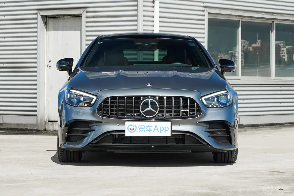 奔驰E级 AMGAMG E 53 4MATIC+ 轿跑车正前水平