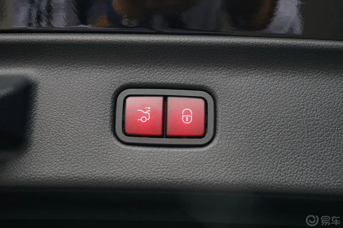 奔驰S级改款 S 400 L 商务型电动尾门按键（手动扶手）