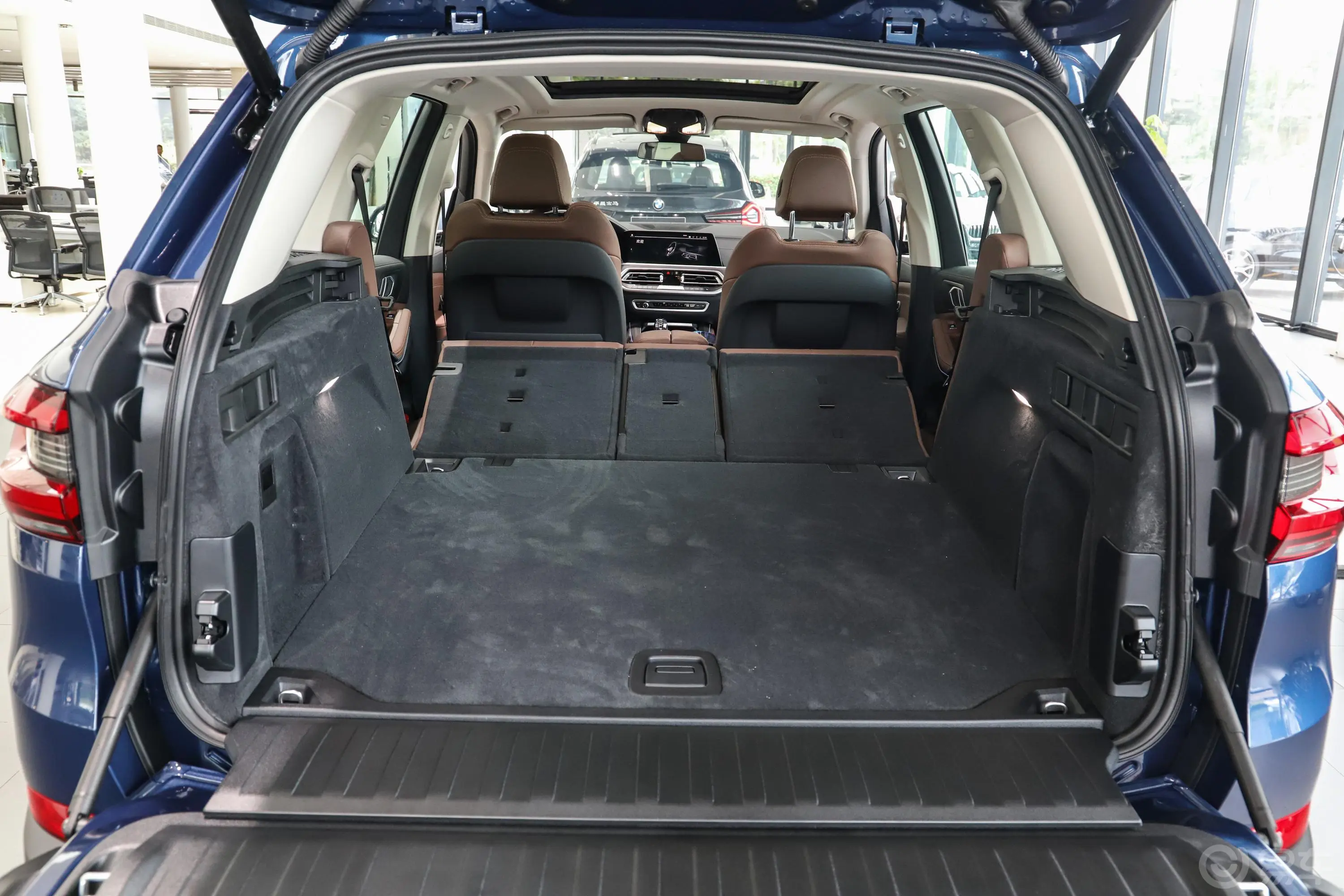 宝马X5(进口)改款 xDrive30i X设计套装两排全部放倒