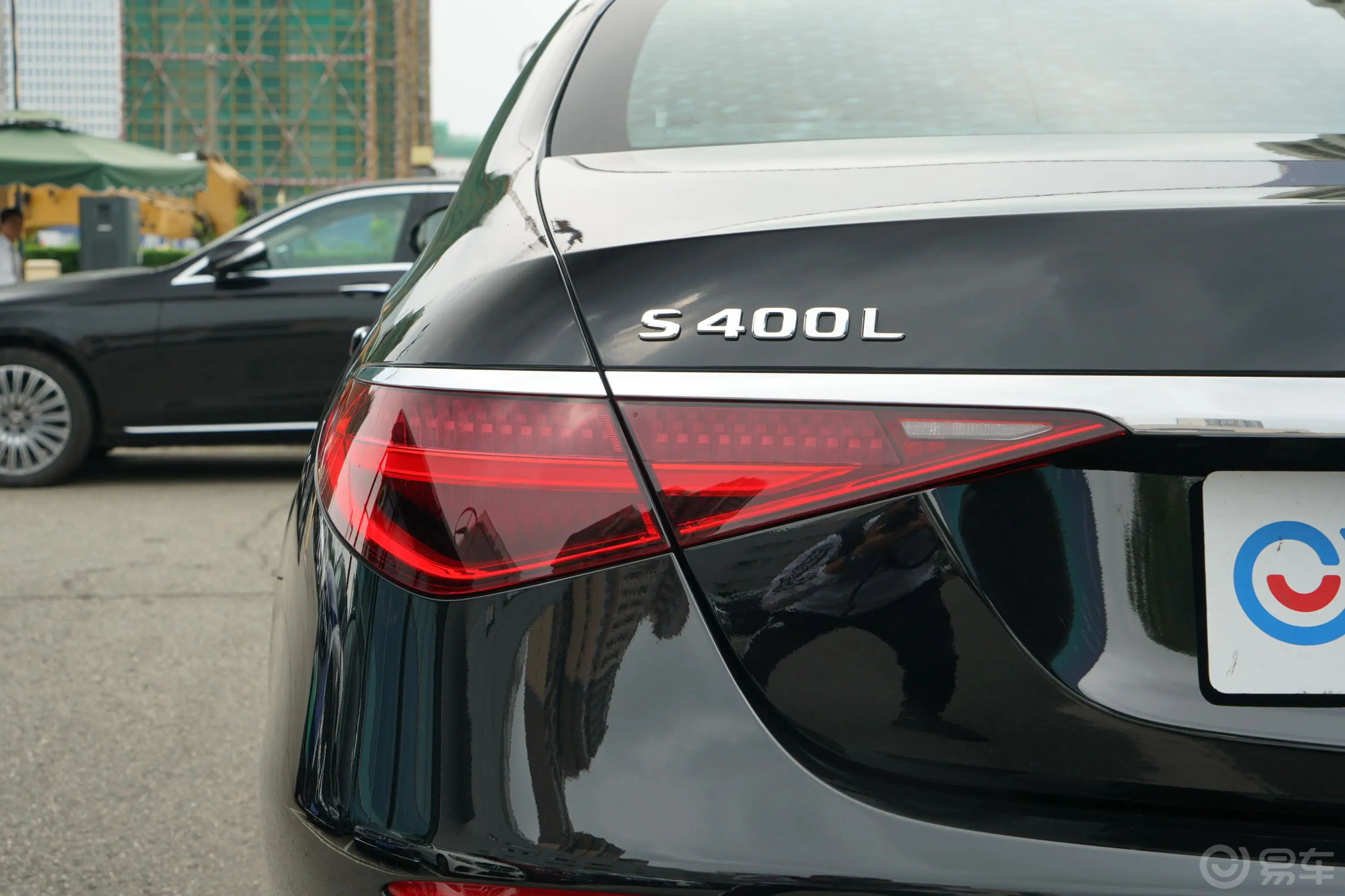 奔驰S级改款 S 400 L 商务型外观