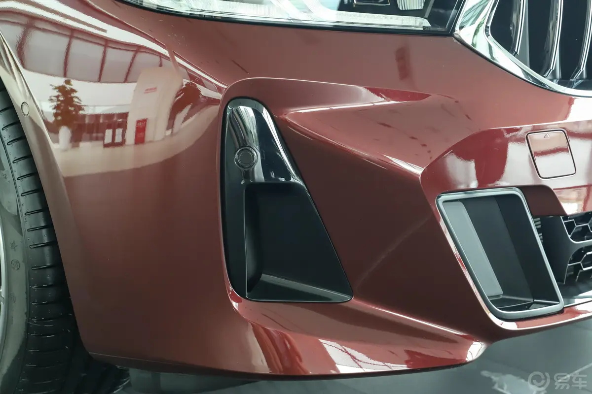 宝马6系GT改款 630i M运动大旅行家版外观