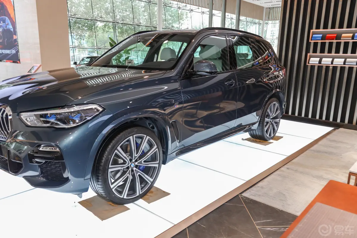 宝马X5(进口)改款 xDrive40i 尊享型 M运动套装外观