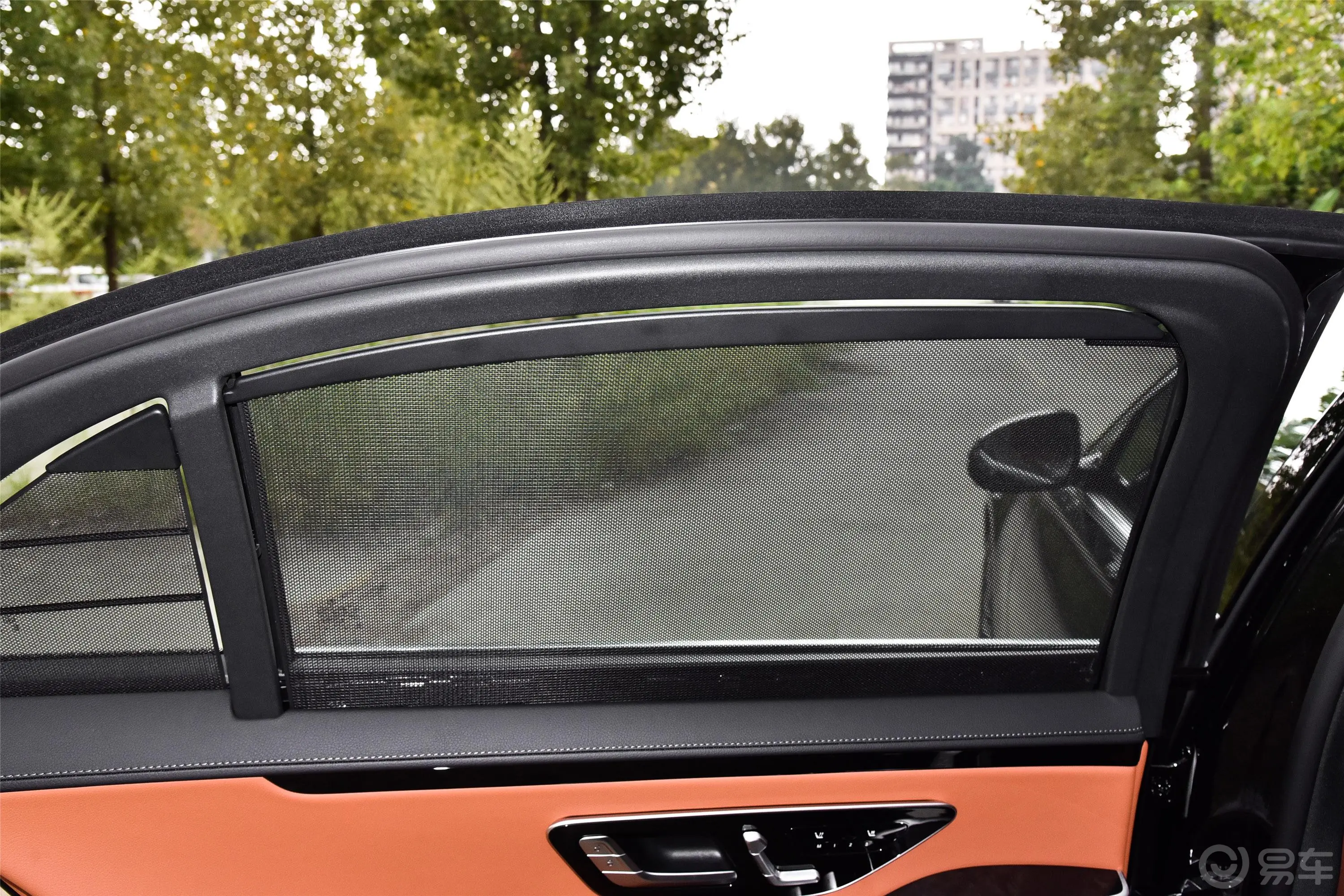 奔驰S级改款 S 400 L 豪华型后风挡遮阳帘
