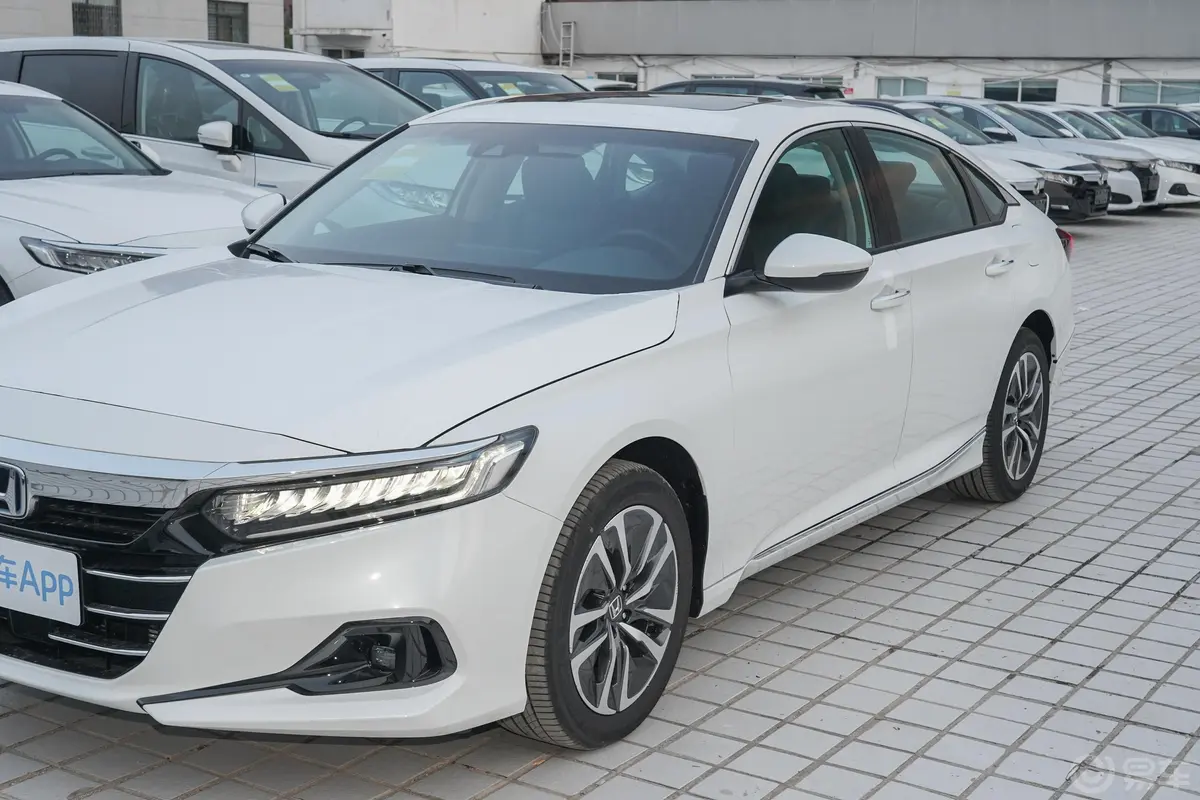 雅阁混动 2.0L E-CVT 锐领版外观细节