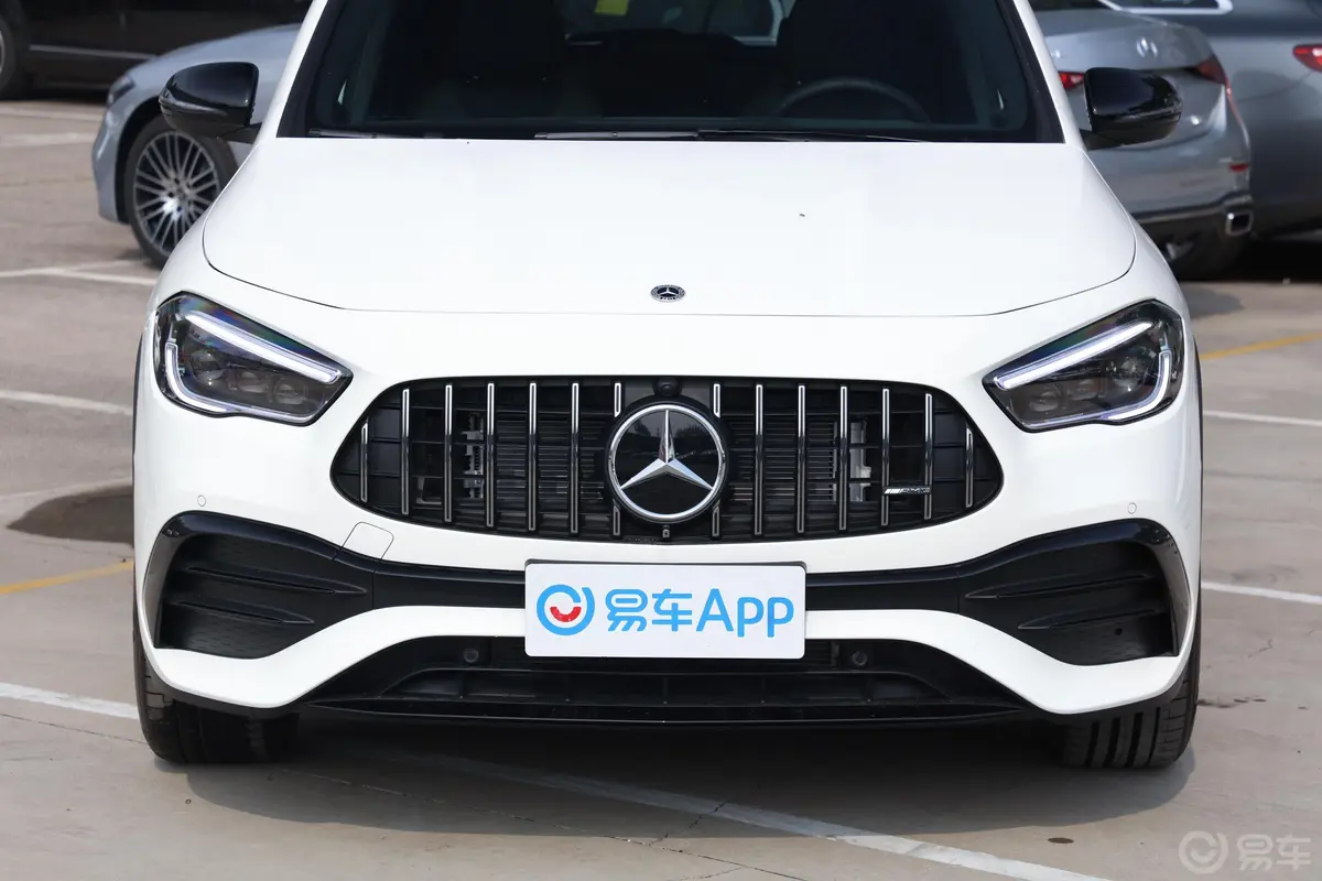 奔驰GLA AMGAMG GLA 35 4MATIC外观