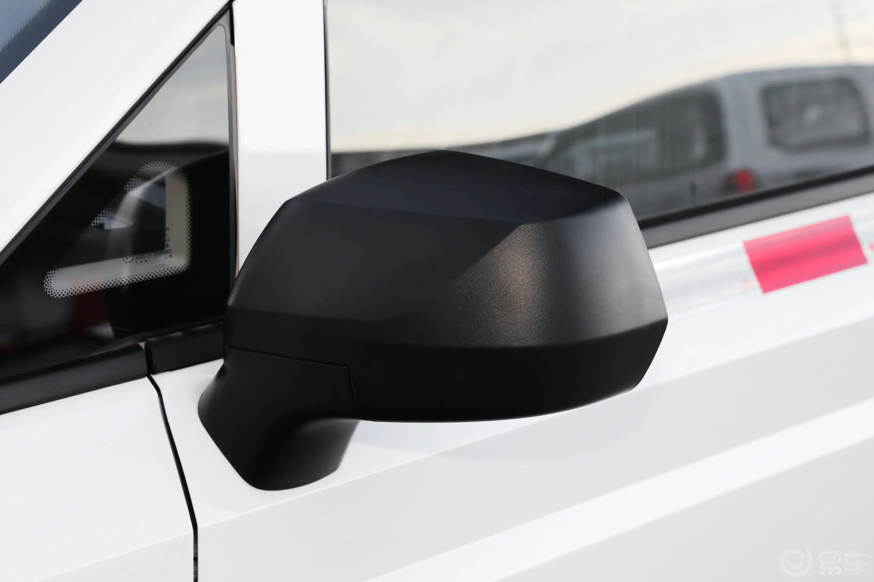 五菱征程1.5T 舒适型封窗车主驾驶后视镜背面