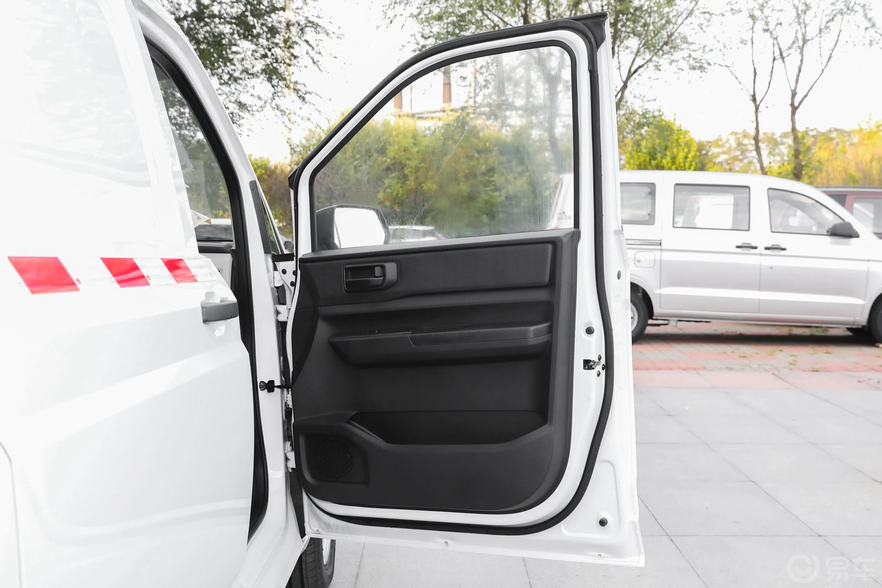 五菱征程1.5T 舒适型封窗车副驾驶员车门