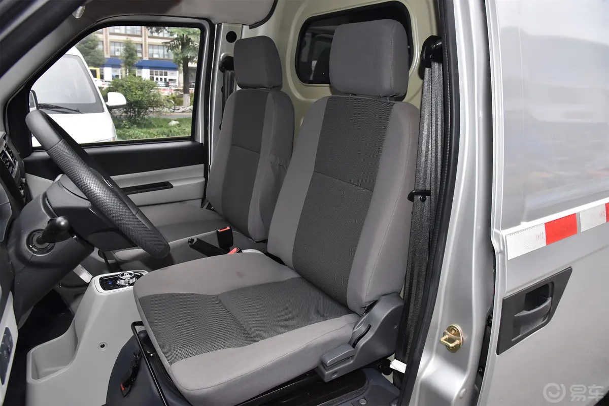 优优EV舒适型SQR5036驾驶员座椅